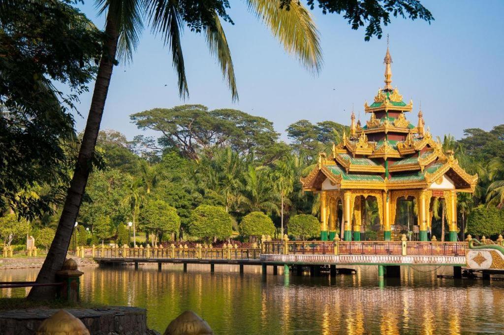 Sanctuary Hotel Yangon Exterior foto